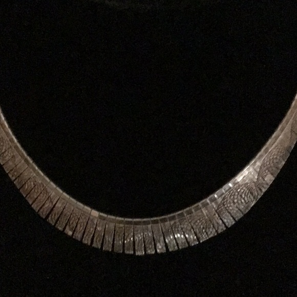 SALE! VINTAGE NECKLACE - GORGEOUS! - Picture 2 of 6